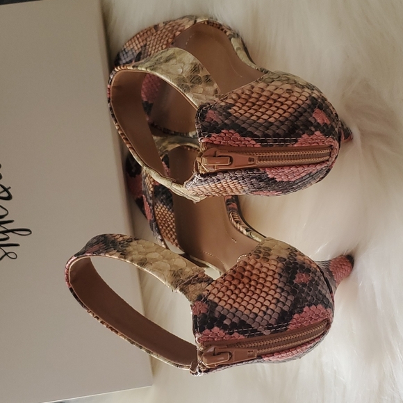 Style & Co.  Paycee Women's Dress Sandal Rainbow Snake Size 9.5M - Picture 3 of 7